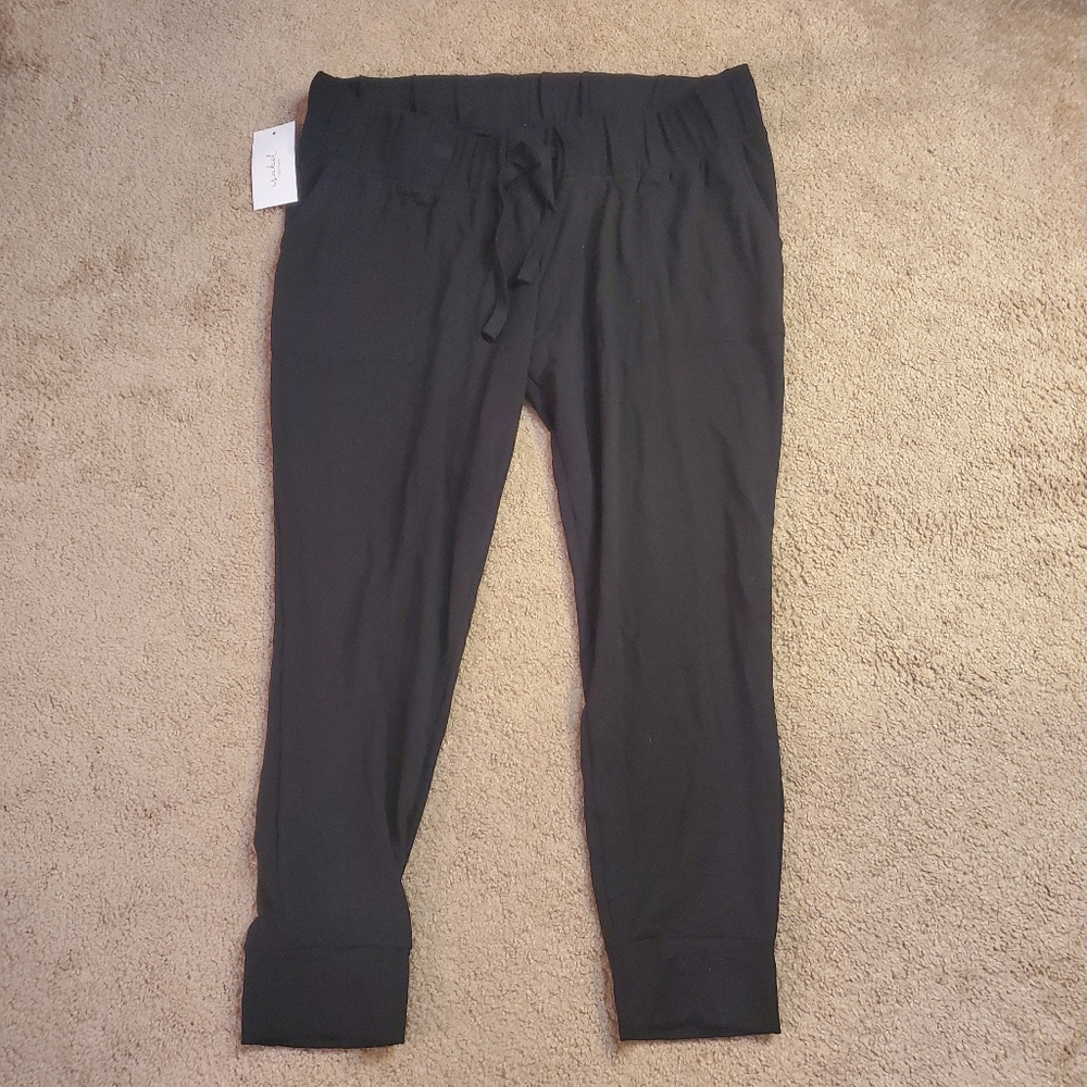 🎯 Isabel maternity black joggers size XL